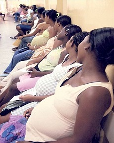 Resultado de imagen para embarazos adolescentes en rd